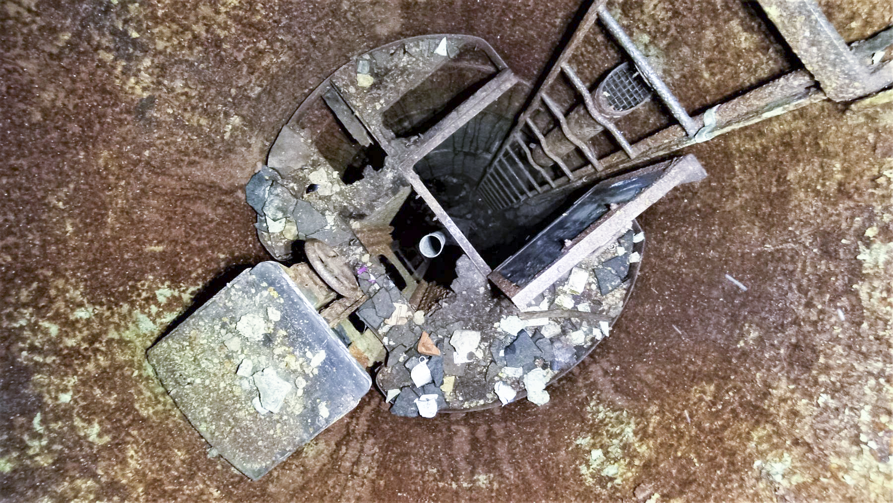 Ligne Maginot - PETIT REDERCHING - (Abri) - Vue de dessus du plancher de la cloche GFM 