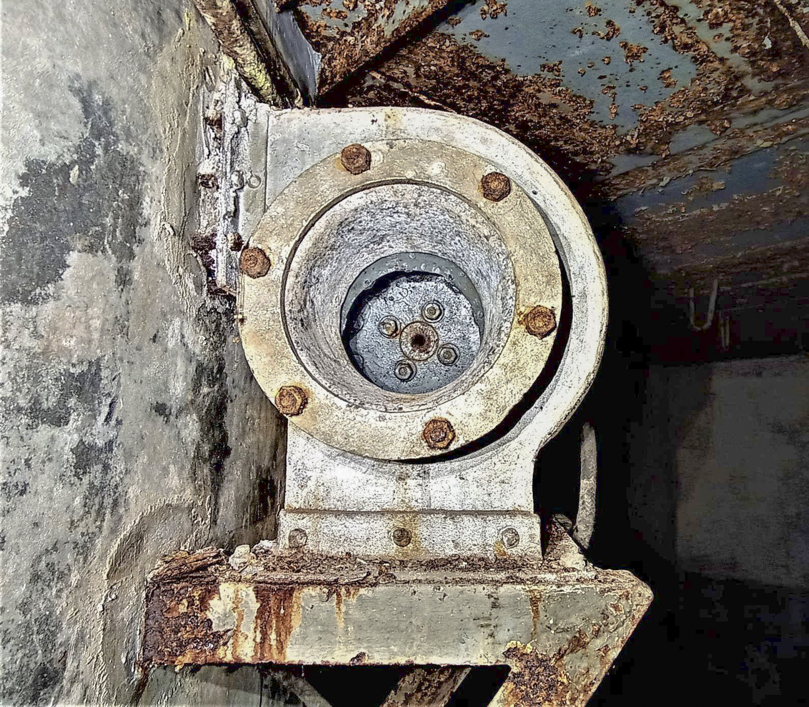 Ligne Maginot - PETIT REDERCHING - (Abri) - Ventilateur de mise en surpression de la caponnière