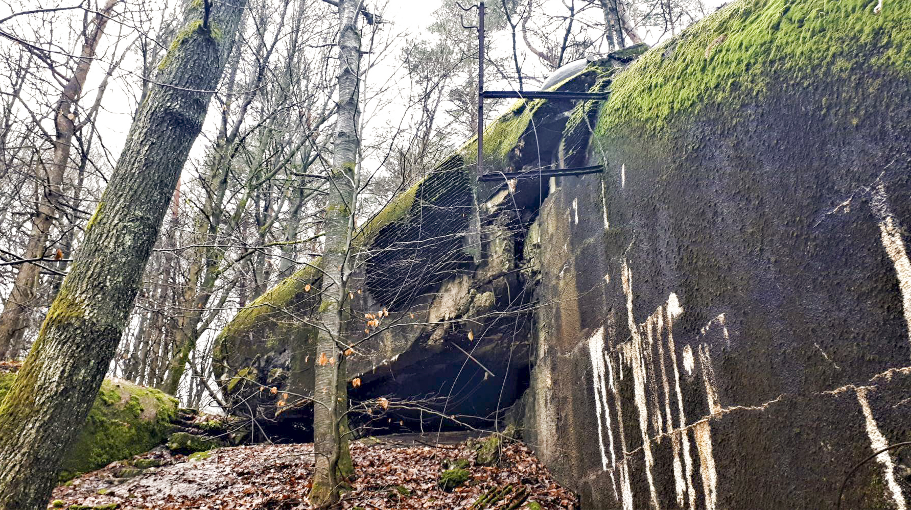 Ligne Maginot - HOCHWALD C6 - (Casemate d'infanterie) - La chambre de tir haute couvrant le glacis du fossé antichar