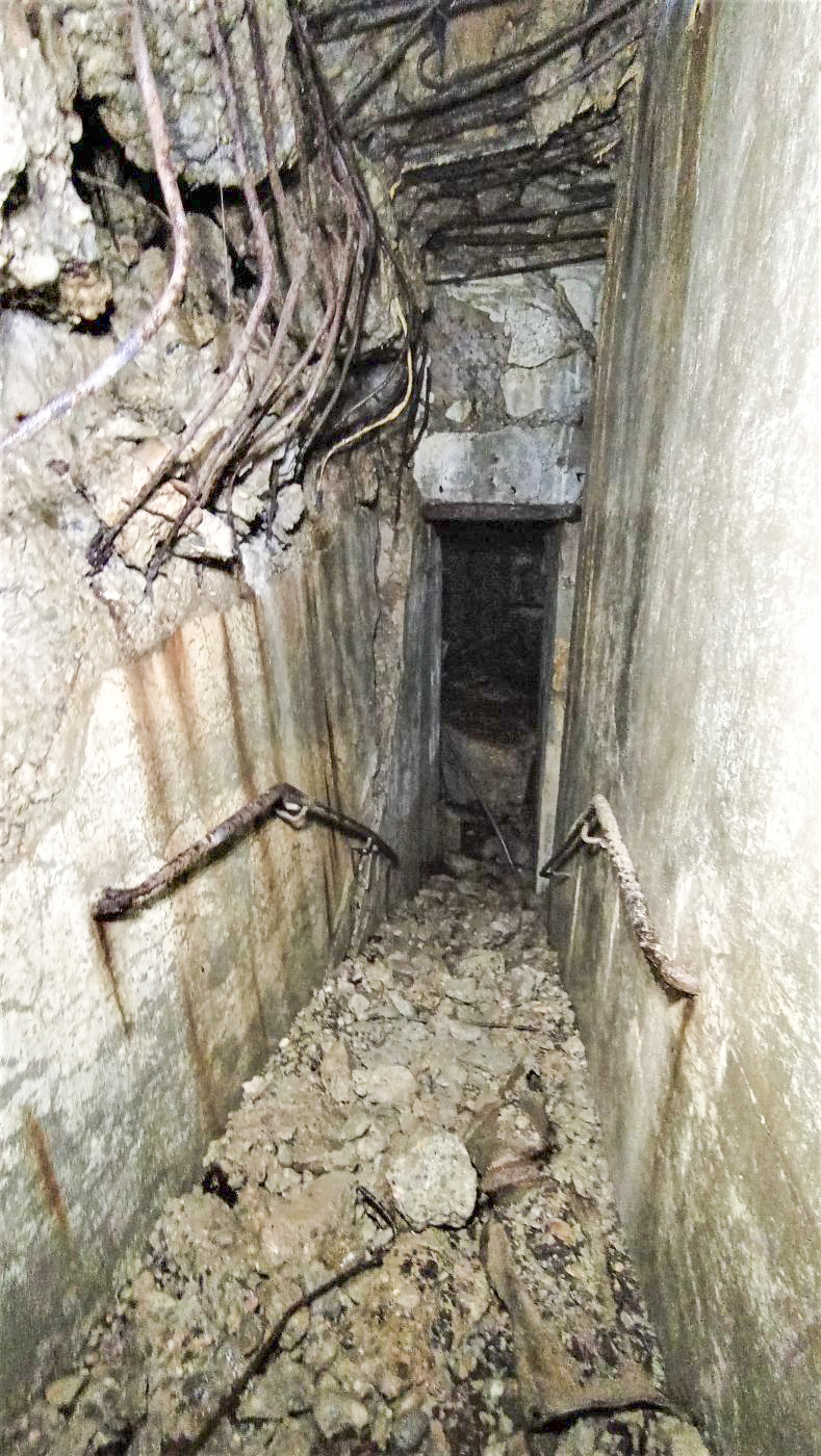 Ligne Maginot - HOCHWALD C6 - (Casemate d'infanterie - double) - Accès au local des filtres à l'étage inférieur