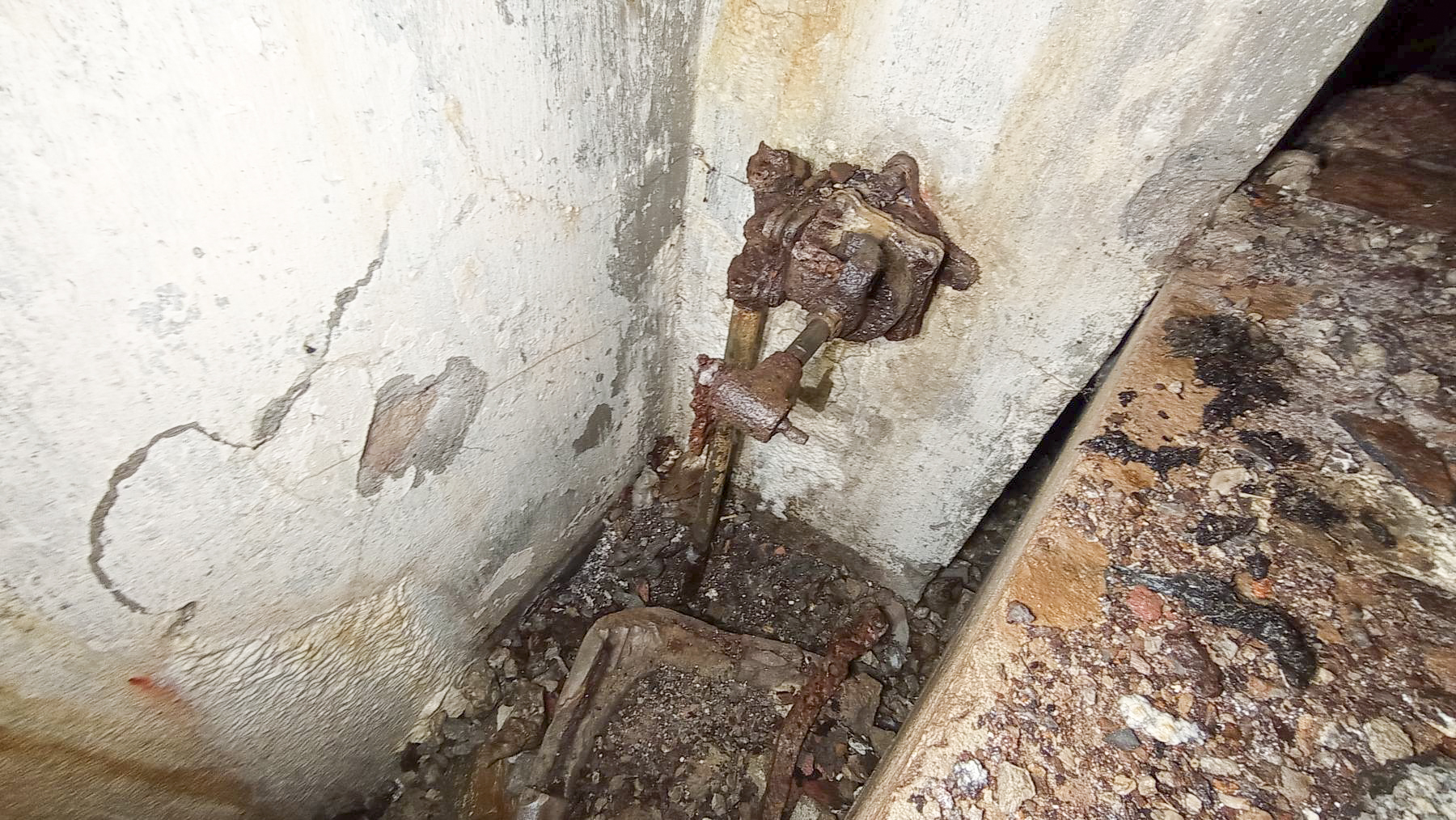 Ligne Maginot - HOCHWALD C6 - (Casemate d'infanterie - double) - Pompe pour l'alimentation en eau potable