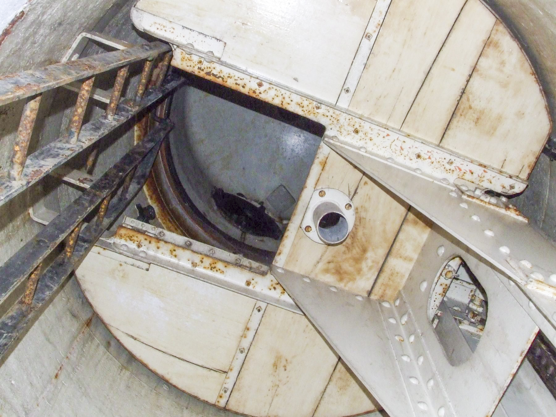 Ligne Maginot - SINGLING OUEST - (Casemate d'infanterie) - Le puits d'une cloche GFM