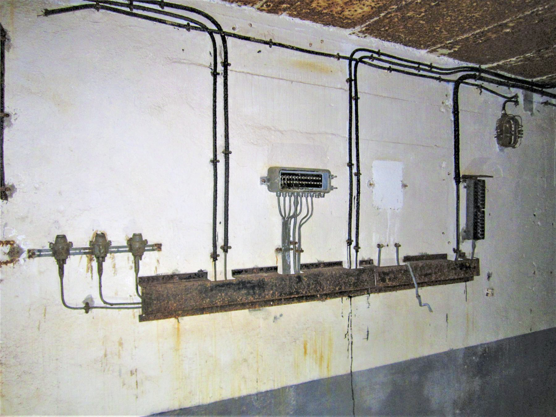 Ligne Maginot - HOCHWALD C3 - (Casemate d'infanterie - double) - Central téléphonique installé après guerre