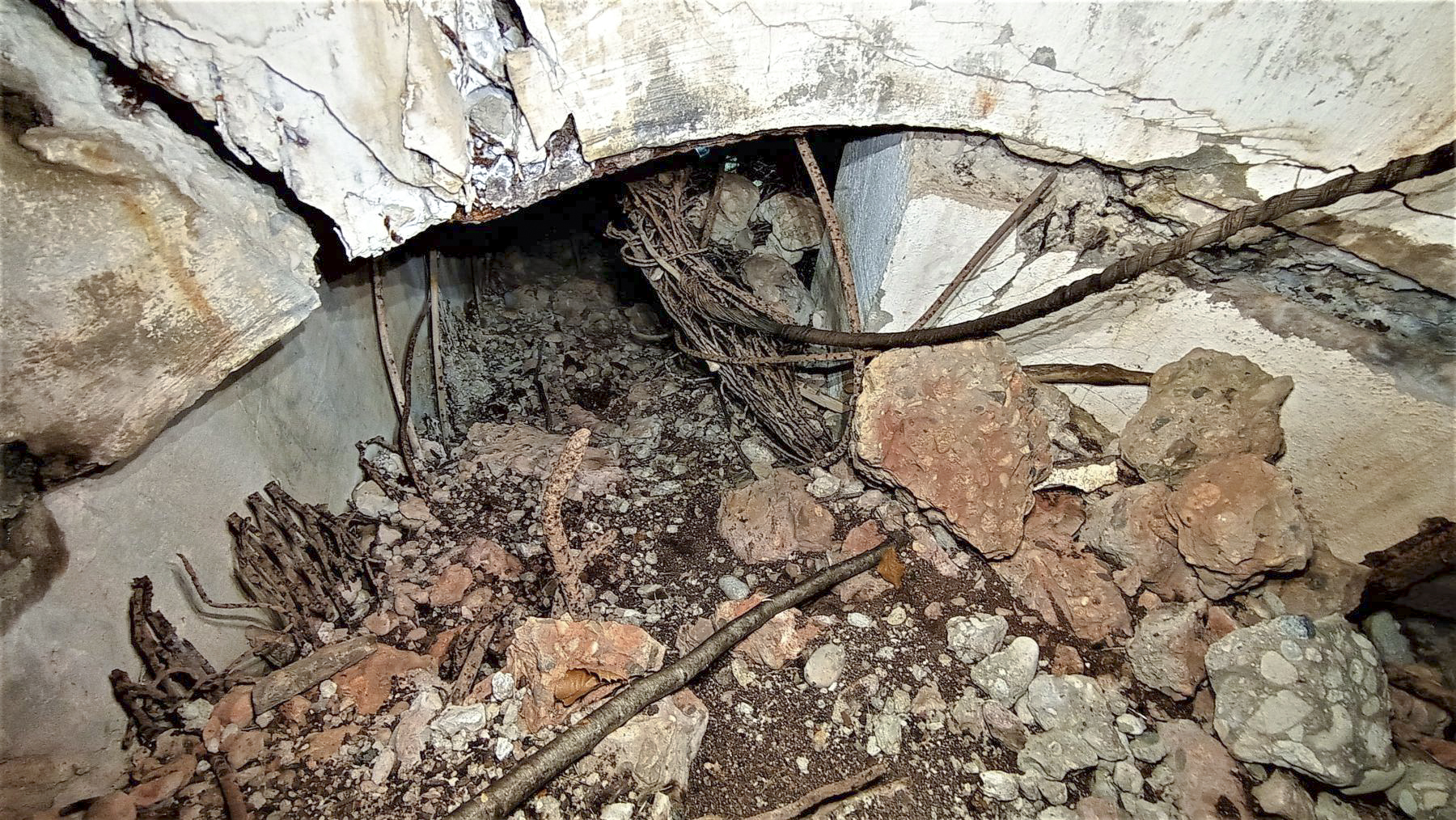 Ligne Maginot - HOCHWALD C1 - (Casemate d'infanterie) - Puits de la cloche GFM