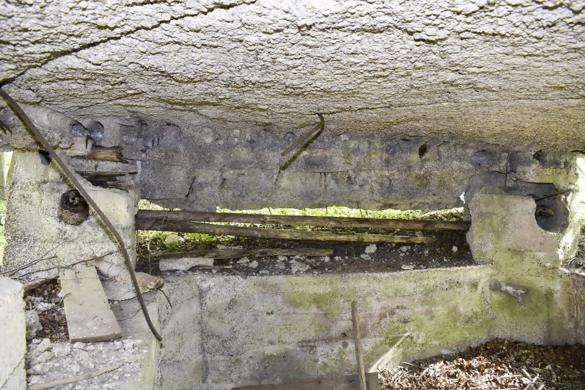 Ligne Maginot - Blockhaus de Ramelshausen 6 - Vue intérieure avec trace du coffrage en rondins