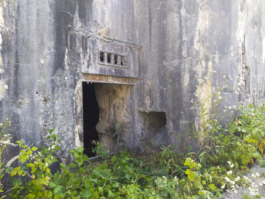 Ligne Maginot - 7/2 - KAELBERGRUND - (Abri) - Entrée et créneau FM de caponnière