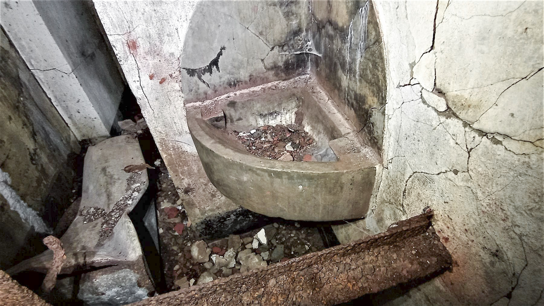 Ligne Maginot - HOCHWALD C7 - (Casemate d'infanterie) - Lavabo de la chambre des officiers - Baptiste Gaudin