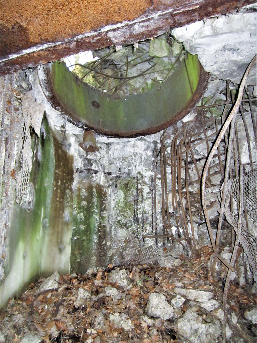 Ligne Maginot - SCHMELTZBACH EST - (Casemate d'infanterie - Double) - Cloche GFM Est - Gregory Fuchs