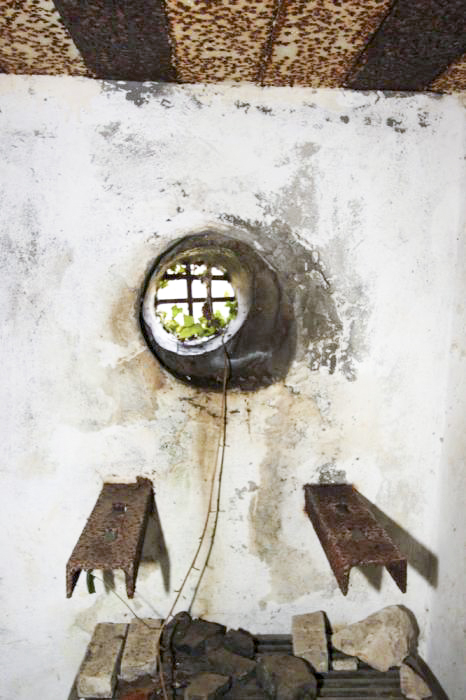 Ligne Maginot - BANGWOG Centre (Blockhaus pour arme infanterie) - Support de ventilateur dans le blockhaus - Les Gardiens du Rhin