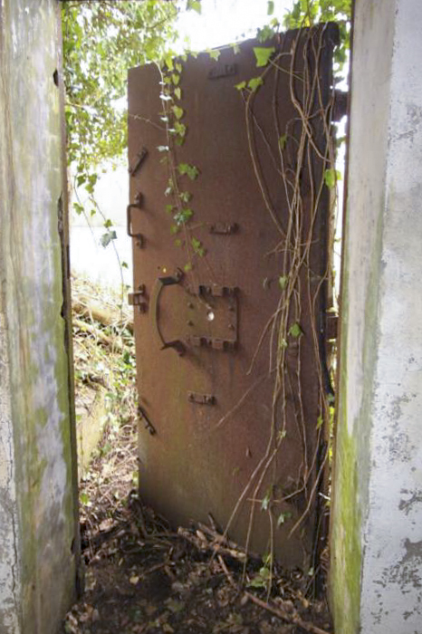 Ligne Maginot - BANGWOG Centre (Blockhaus pour arme infanterie) - La porte - Les Gardiens du Rhin