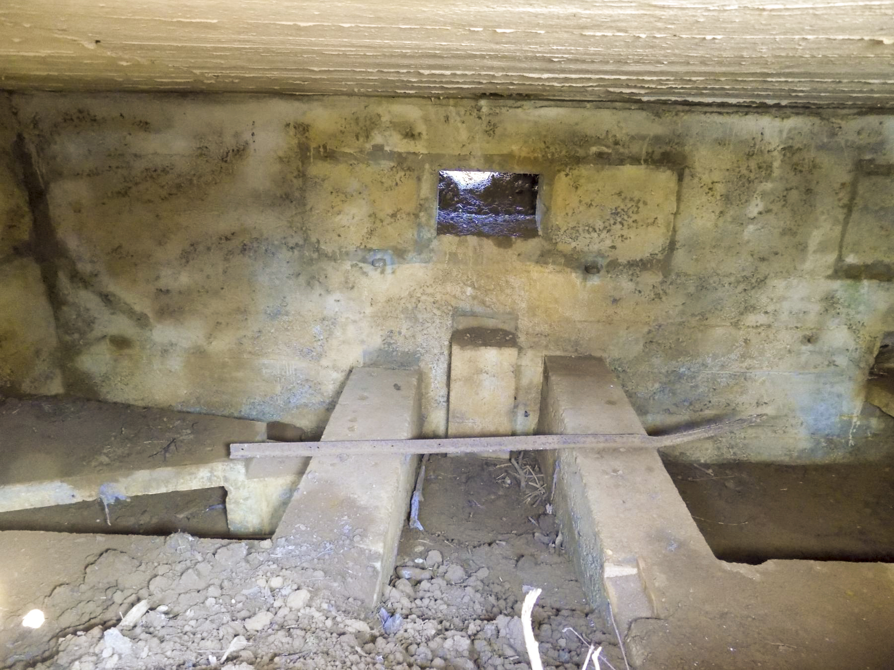 Ligne Maginot - N - LE RETAY - (Blockhaus pour canon) - Face frontale: Créneau AC (gauche). - R Tucker