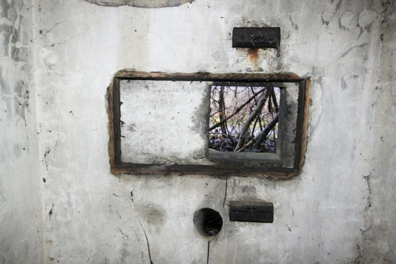 Ligne Maginot - GRIES (Blockhaus pour arme infanterie) - Détail d'un des créneaux - Les Gardiens du Rhin