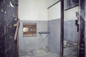 Ligne Maginot - BUCHHOLZBERG (I / 79° RIF) - (Abri) - Latrines
Créneau FM de façade
Visite fin 90 avec la BA901
