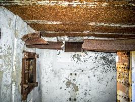 Ligne Maginot - GUNSTHAL FERME OUEST - (Blockhaus pour arme infanterie) - Le bi-rail support du jumelage saboté par les allemands