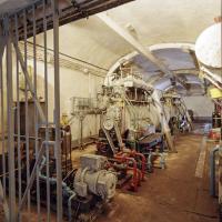 Ligne Maginot - SAINTE AGNES (SAG) - EO9 - (Ouvrage d'artillerie) - Usine électrique
Groupe électrogène à moteur SMIM 4SR 19 de 100 CV, au premier plan le groupe auxiliaire à moteur CLM 1PJ 65