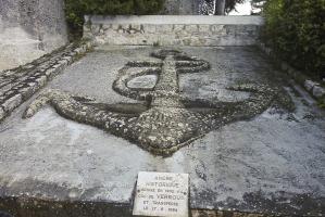 Ligne Maginot - SAINTE AGNES (SAG) - EO9 - (Ouvrage d'artillerie) - Ancre de marine à l'origine au Col du Verrou exposée entre les blocs 1 et 4.