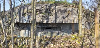 Ligne Maginot - WANTZENAU GARE - (PC) - Chambre de tir est. Vue sur le créneau central (FM)