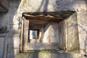 Ligne Maginot - INGWILLER - BANHOLZ - (Abri) - Le coffrage en bois est encore présent dans le créneau
