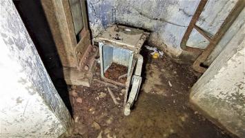 Ligne Maginot - REYERSVILLER - (Abri) - Puits de la cloche GFM
Caisson de récupération des douilles