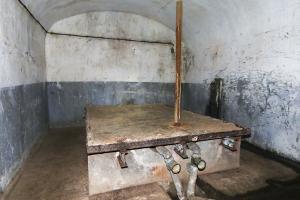Ligne Maginot - REYERSVILLER - (Abri) - Massif béton supportant le réservoir de stockage ferraillé