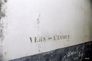 Ligne Maginot - REYERSVILLER - (Abri) - Inscription 'vers l'égout'