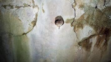 Ligne Maginot - SCHMELZBACH OUEST - (Casemate d'infanterie) - Conduit d'évacuation des douilles du créneau pour jumelage de mitrailleuses