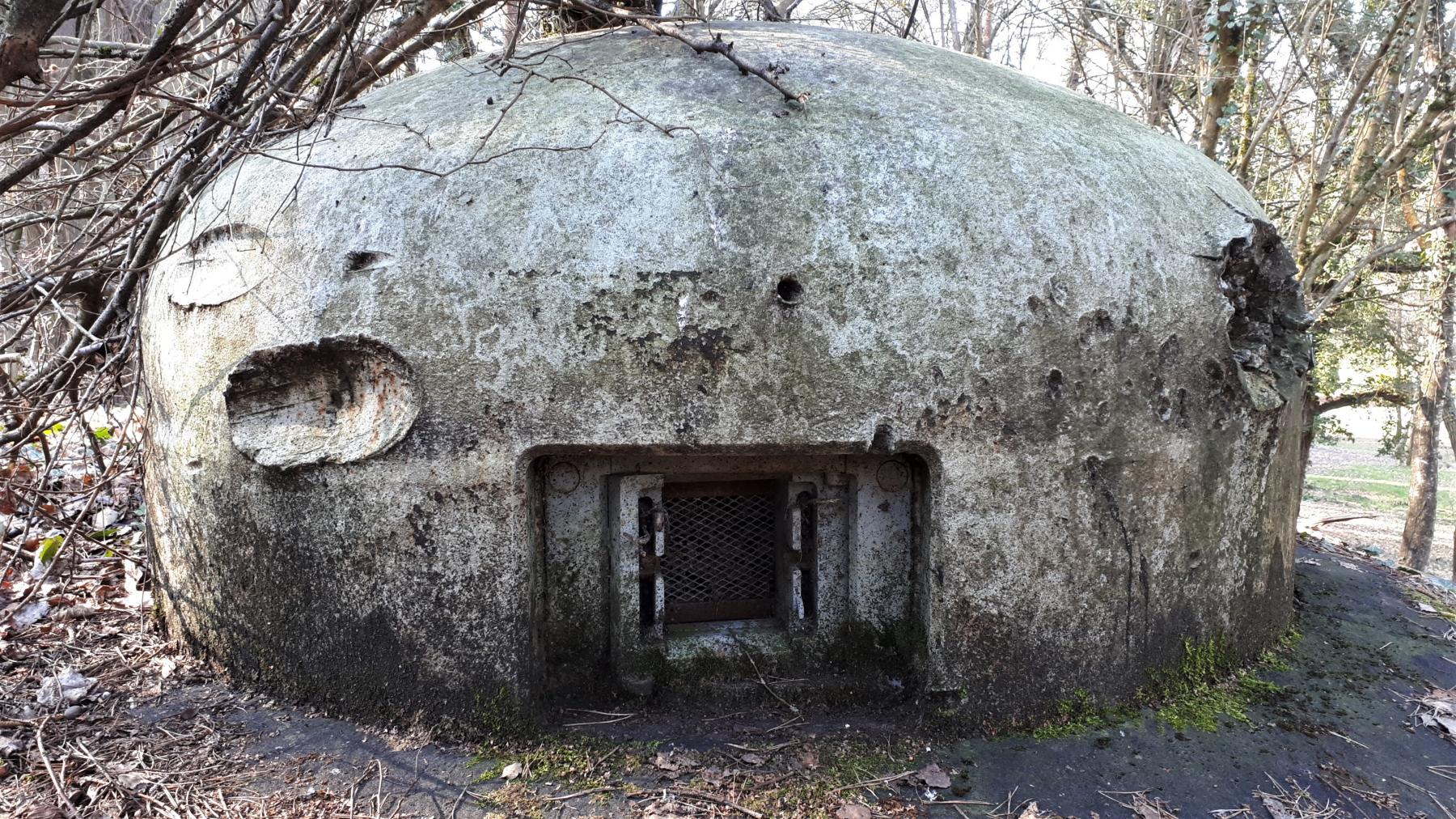 Ligne Maginot - NAGELSTHAL - (Blockhaus pour arme infanterie) - Impacts sur la cloche GFM