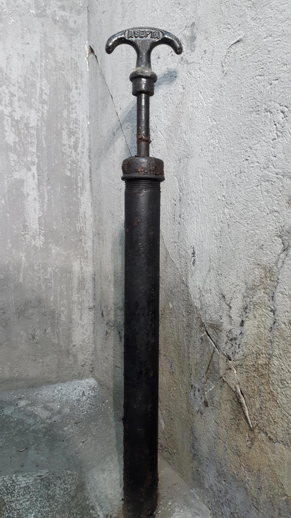 Ligne Maginot - HOFFEN - (Abri) - Latrines
Agitateur