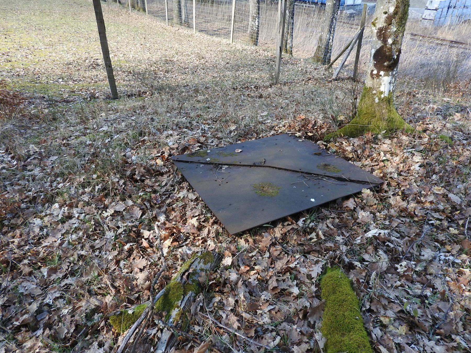 Ligne Maginot - D' - (Chambre de coupure) - La trappe du puits d'accès - STENGER Mathieu
