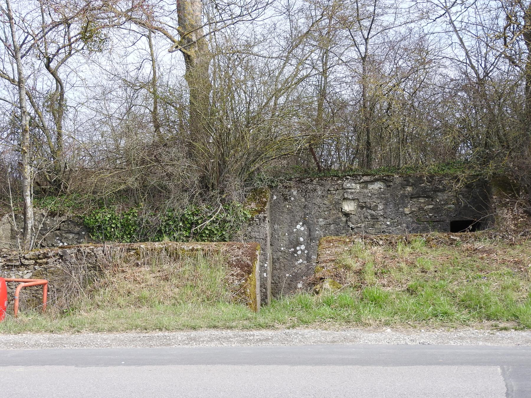 Ligne Maginot - TETING SUD (3°CIE 146°RIF) - (PC de Sous-Quartier) - La façade vue depuis la route