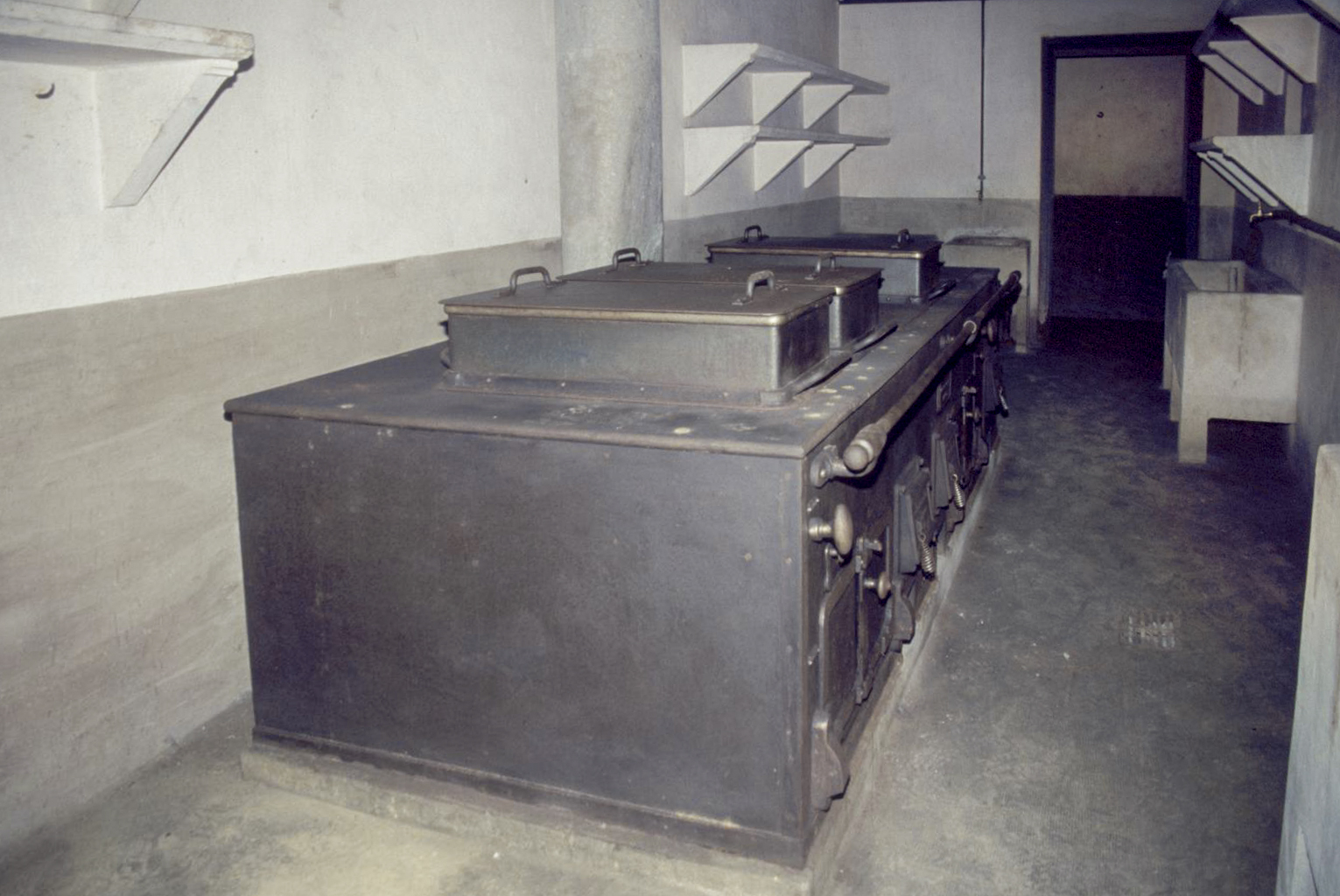 Ligne Maginot - BUCHHOLZBERG (I / 79° RIF) - (Abri) - Cuisinière à charbon Bonnaire-Zimmerman
Visite fin 90 avec la BA901