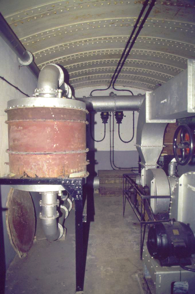 Ligne Maginot - BUCHHOLZBERG (I / 79° RIF) - (Abri) - Salle des filtres
Visite fin 90 avec la BA901