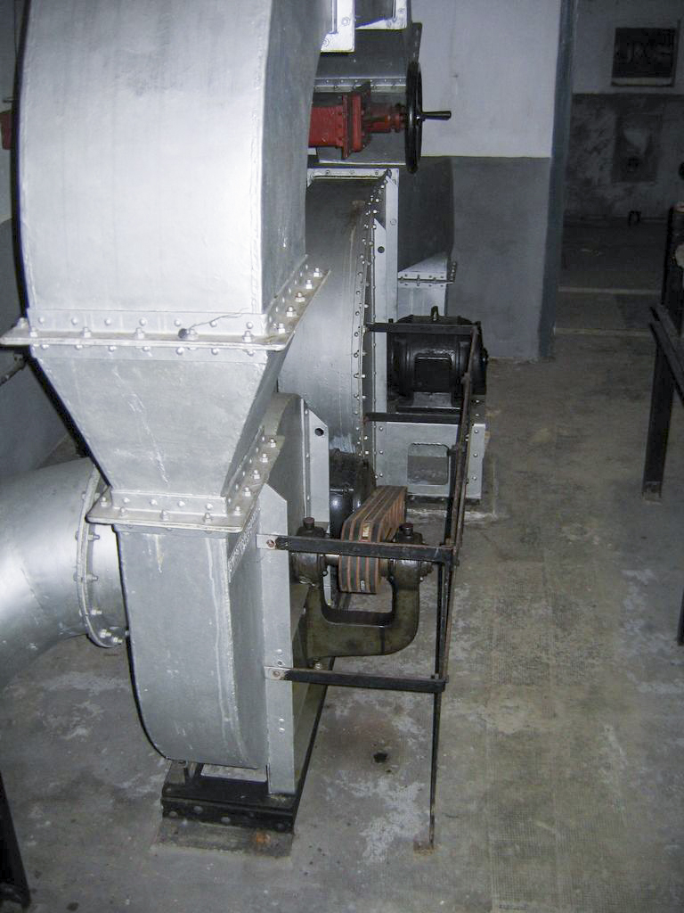 Ligne Maginot - BUCHHOLZBERG (I / 79° RIF) - (Abri) - Ventilateur air gazé
Visite fin 90 avec la BA901