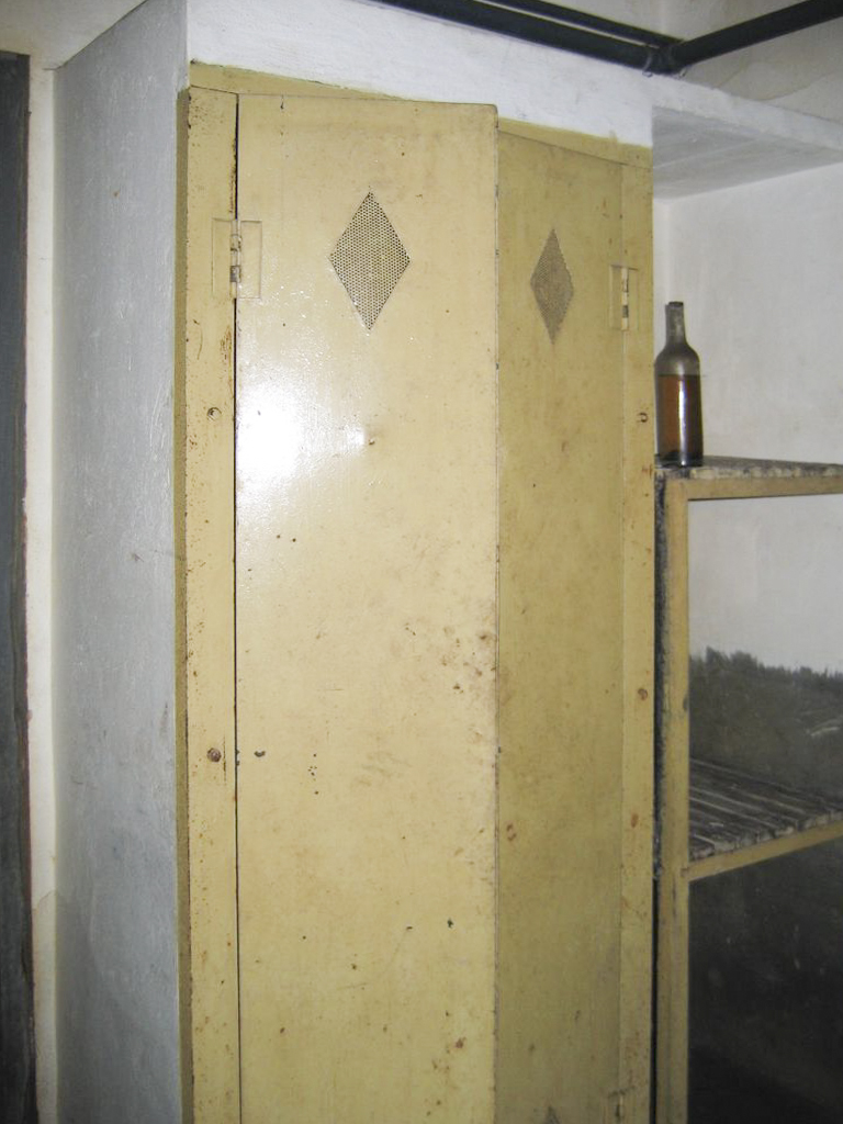 Ligne Maginot - BUCHHOLZBERG (I / 79° RIF) - (Abri) - Chambre d'officier
Armoire de rangement
Visite fin 90 avec la BA901 - ammagsdr