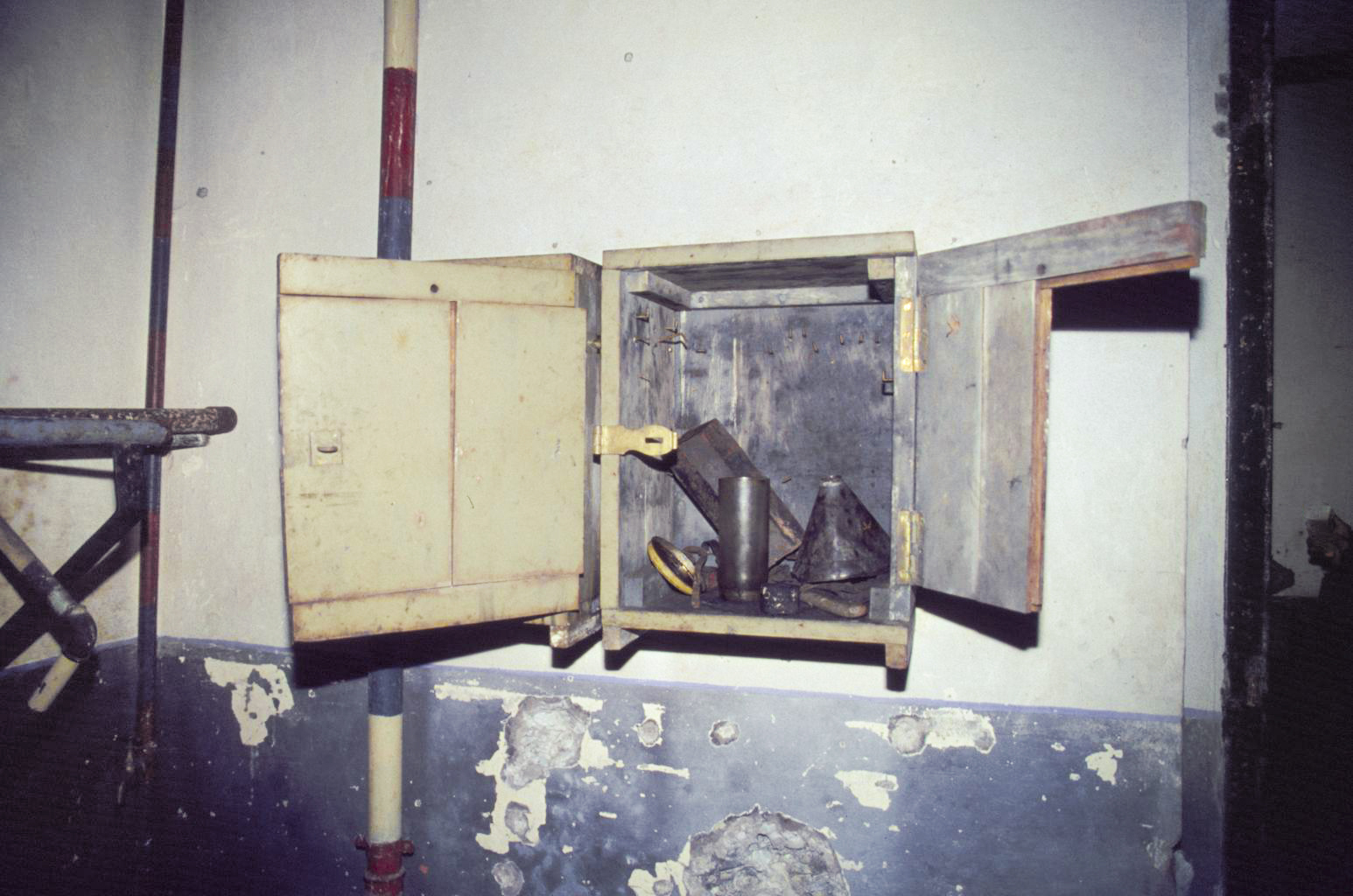 Ligne Maginot - BUCHHOLZBERG (I / 79° RIF) - (Abri) - Coffrets de rangement en bois
Visite fin 90 avec la BA901