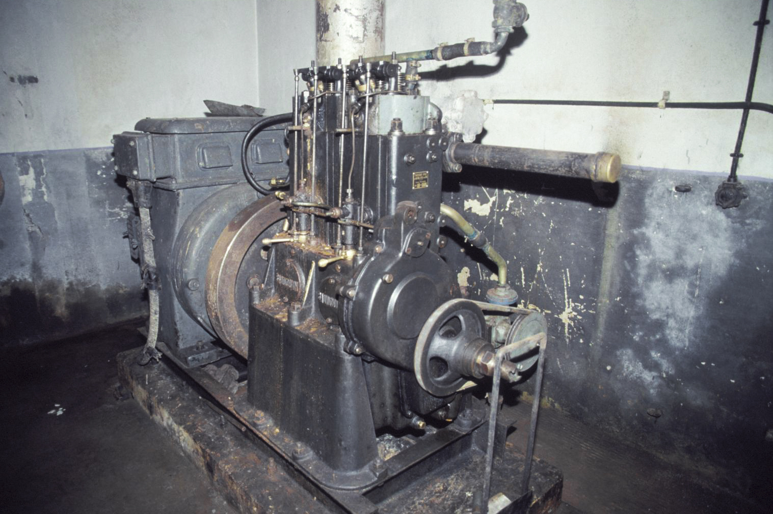 Ligne Maginot - BUCHHOLZBERG (I / 79° RIF) - (Abri) - Le groupe électrogène
Visite fin 90 avec la BA901