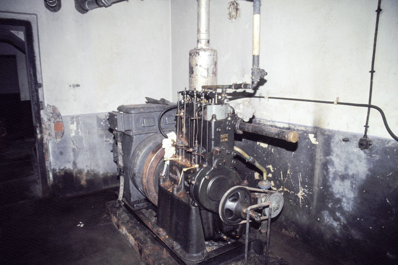 Ligne Maginot - BUCHHOLZBERG (I / 79° RIF) - (Abri) - Le groupe électrogène
Visite fin 90 avec la BA901