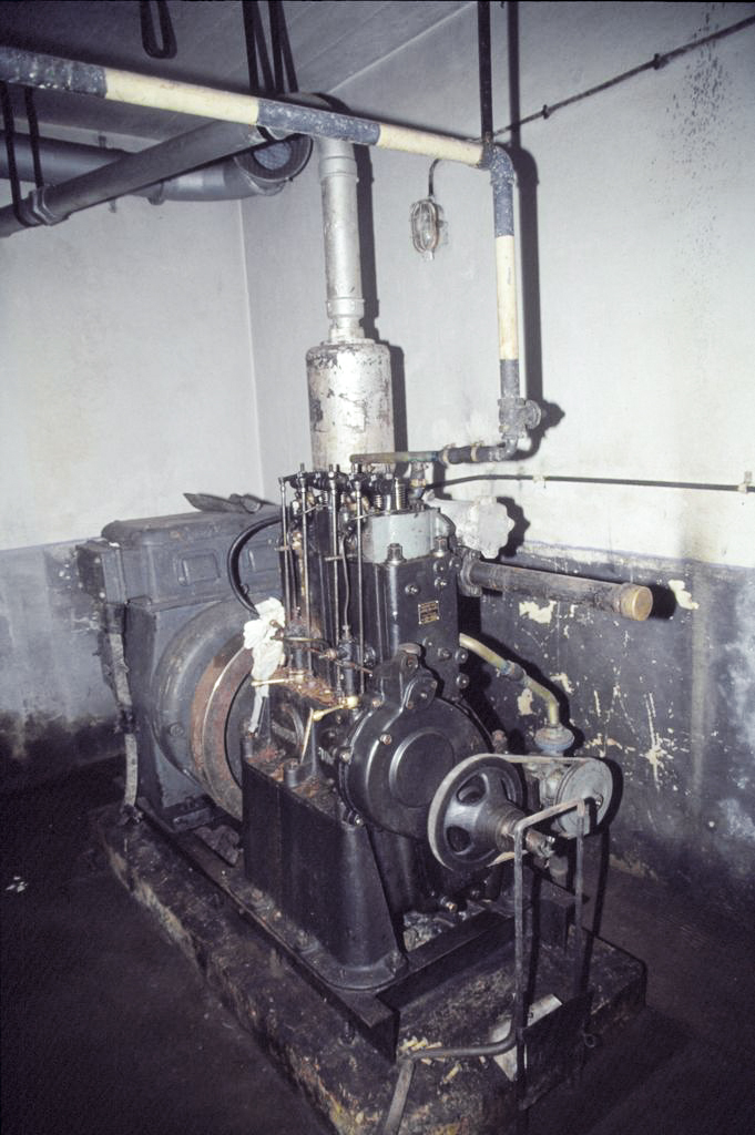 Ligne Maginot - BUCHHOLZBERG (I / 79° RIF) - (Abri) - Le groupe électrogène
Visite fin 90 avec la BA901