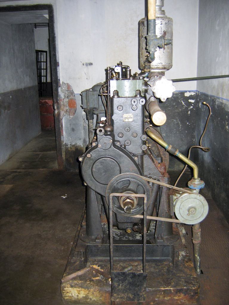 Ligne Maginot - BUCHHOLZBERG (I / 79° RIF) - (Abri) - Le moteur Baudouin et la pompe à eau
Visite fin 90 avec la BA901