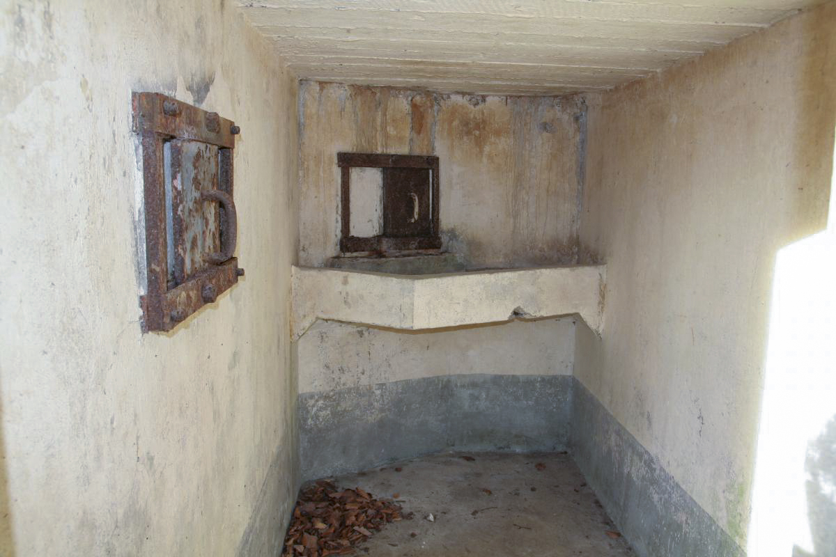 Ligne Maginot - FM78 - BETZENTHAL 5 - (Blockhaus pour arme infanterie) - Les deux créneaux - B.HENRICH