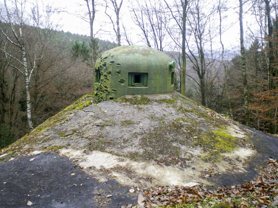 Ligne Maginot - GUNSTHAL COL EST - (Blockhaus pour arme infanterie) - La cloche GFM portant les stigmates de l'assaut allemand du 19 juin 1940