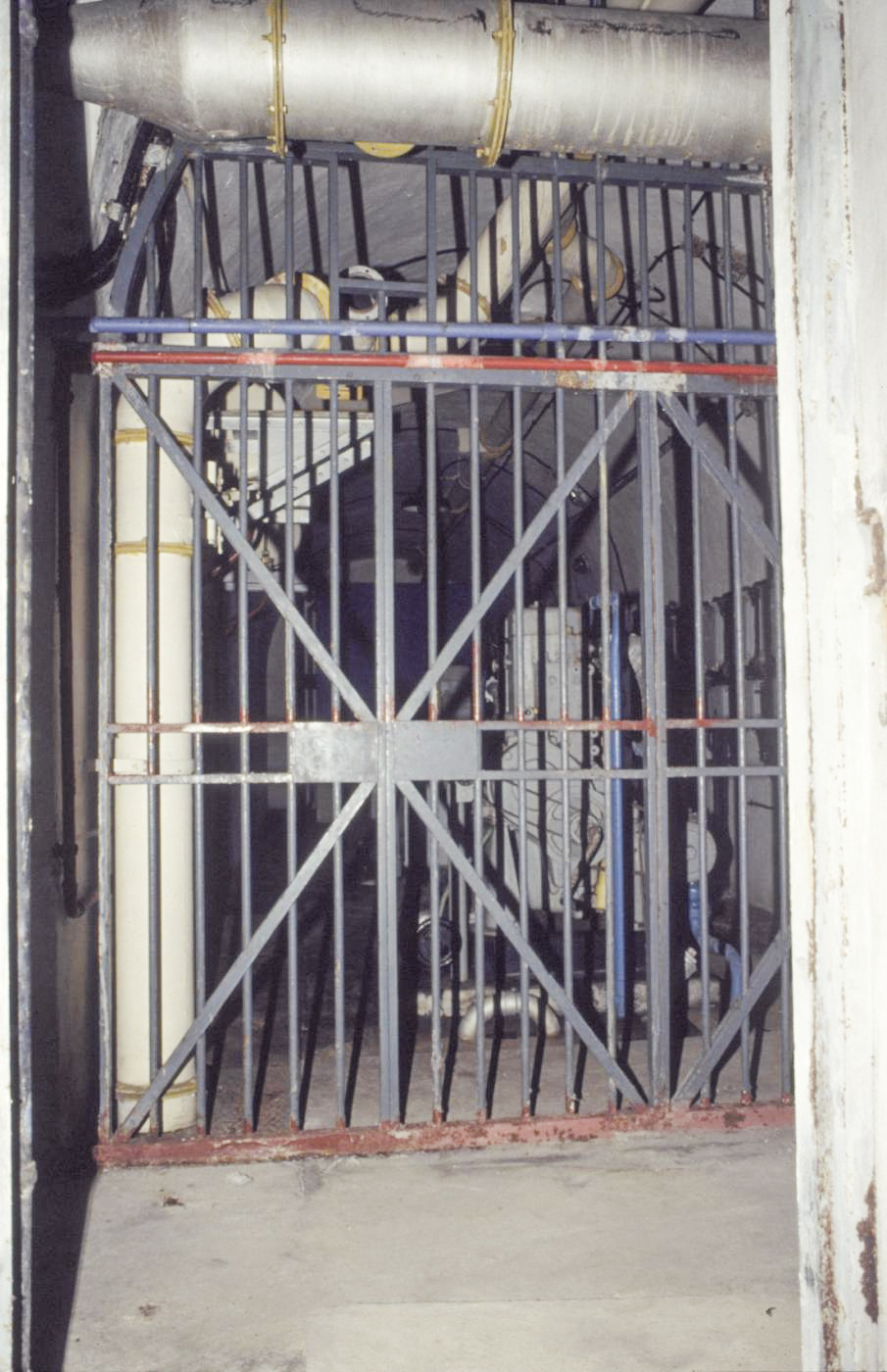 Ligne Maginot - CROUPE DU RESERVOIR - (Abri actif) - Le local des moteurs
Visite en 1991 avec Génie de Nice