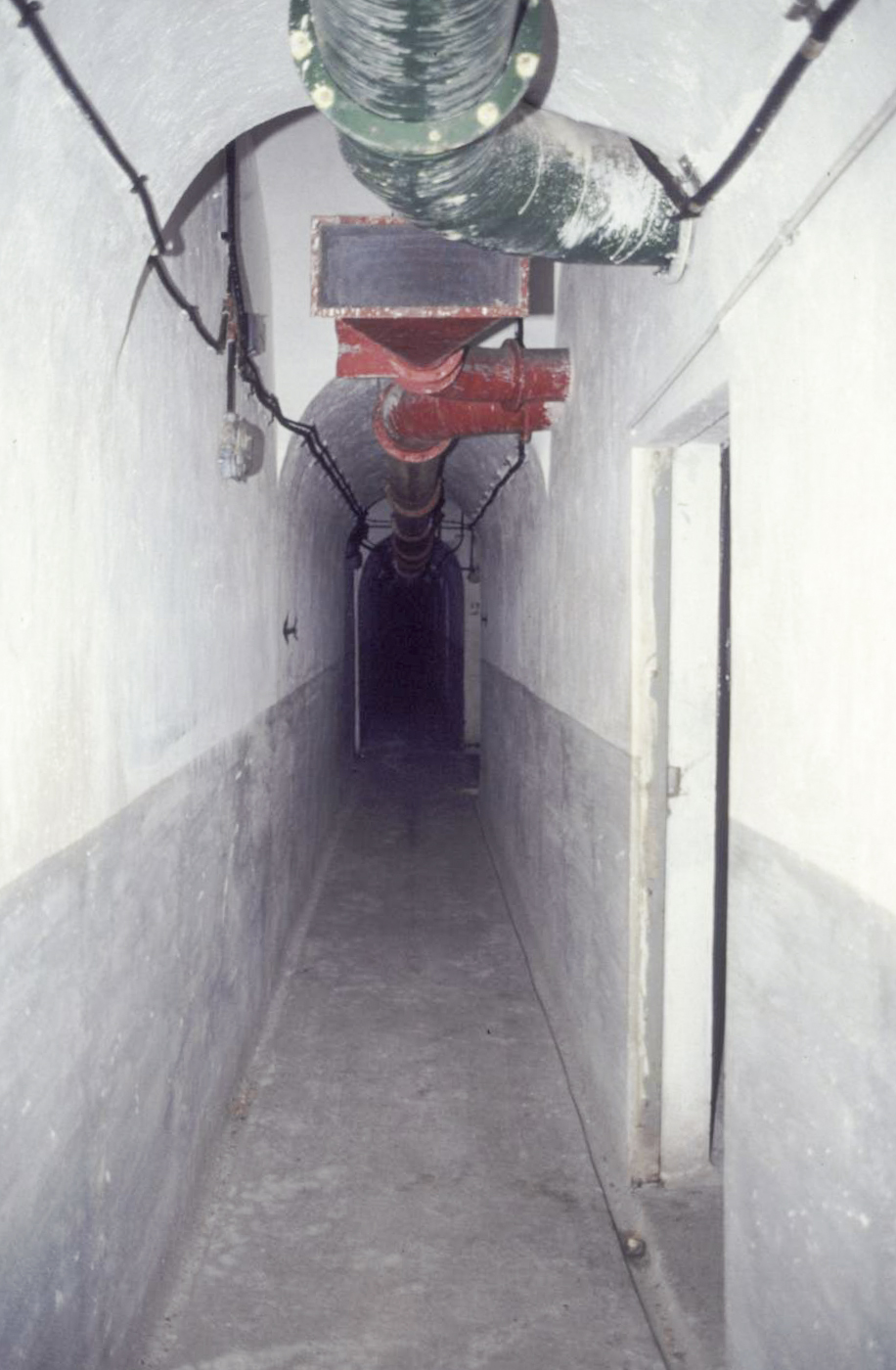 Ligne Maginot - CROUPE DU RESERVOIR - (Abri actif) - Couloir
Visite en 1991 avec Génie de Nice