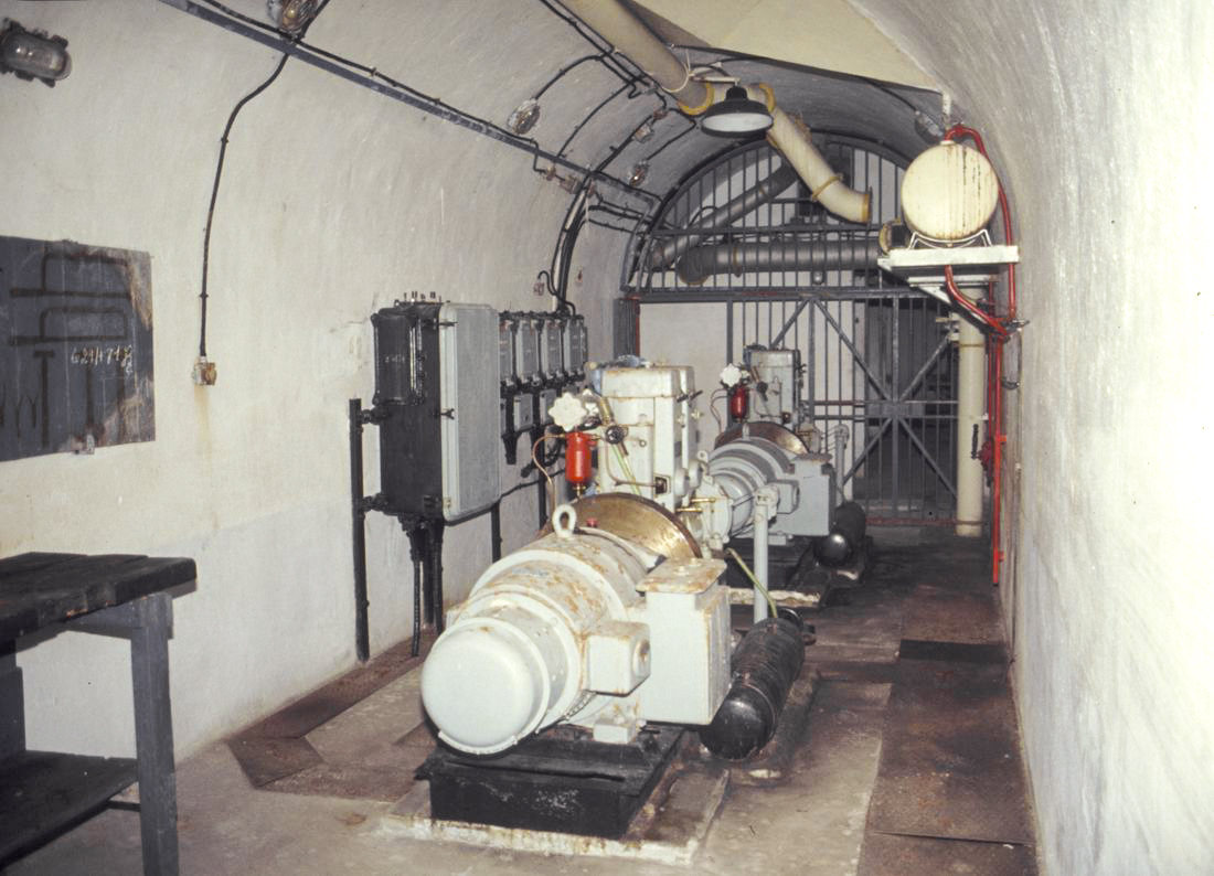 Ligne Maginot - CROUPE DU RESERVOIR - (Abri actif) - L'usine
Visite en 1991 avec Génie de Nice