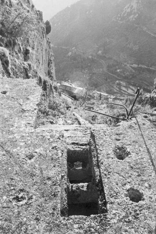 Ligne Maginot - SAINTE AGNES (SAG) - EO9 - (Ouvrage d'artillerie) - Bloc 3
Vestiges du funiculaire ayant servi à sa construction; le plan incliné est toujours visible.