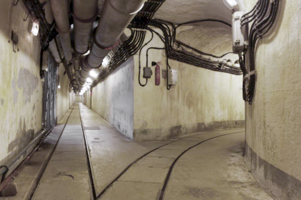 Ligne Maginot - SAINTE AGNES (SAG) - EO9 - (Ouvrage d'artillerie) - Galerie
Noter la voie ferrée de 60CM. Les wagonnets étaient poussés à la main