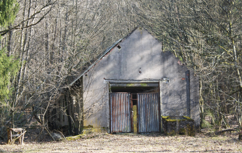 Ligne Maginot - BAERENTHAL (Dépôt de Munitions) - Dépôt de Philippsbourg - Baerenthal
Entre Philippsbourg et Baerenthal, sur la D36
