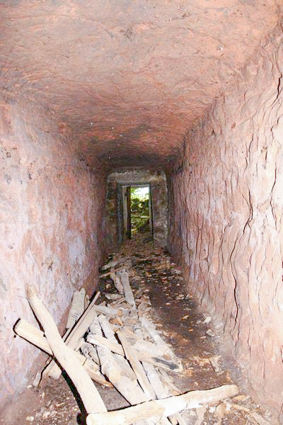 Ligne Maginot - BIESENBERG - OBS AVANCé - (Observatoire d'artillerie) - Galerie latérale taillée dans le roc - GRUBER Franck