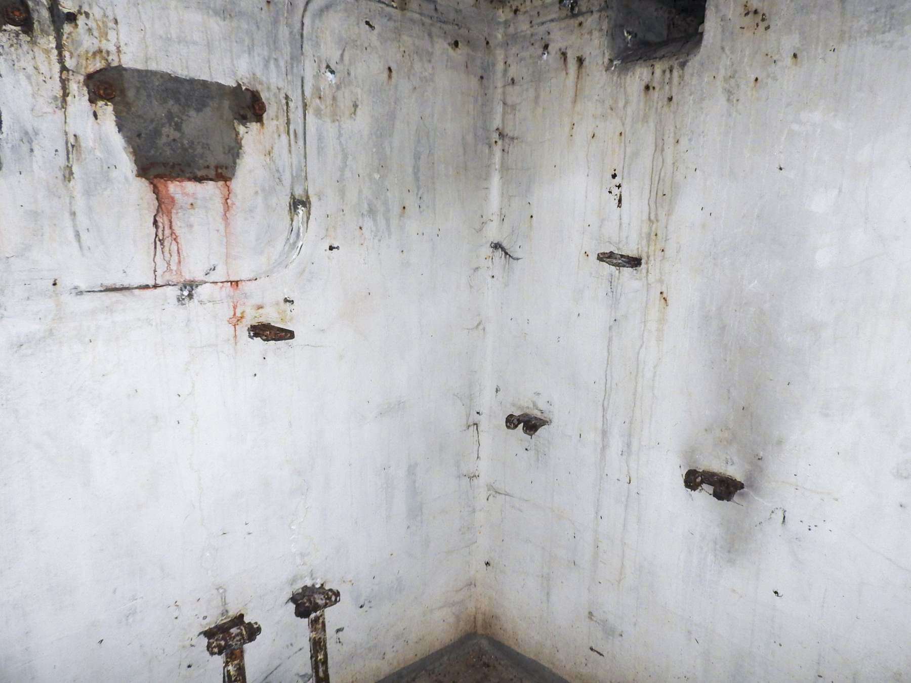 Ligne Maginot - D4 - (Chambre de coupure - Avec central) - L'intérieur vide - STENGER Mathieu