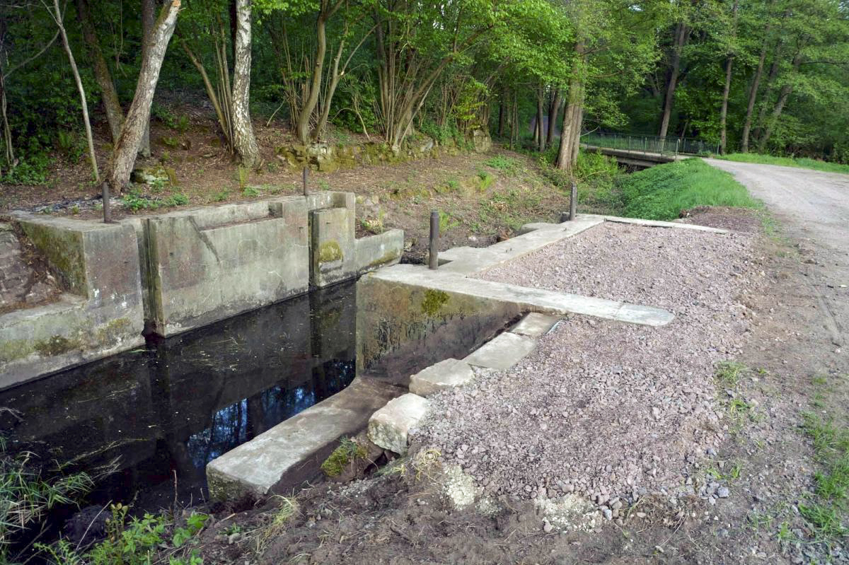 Ligne Maginot - DAMBACH CENTRE - BARRAGE 09 - (Inondation défensive) - Le pertuis du barrage nettoyé et le Schwarzbach remis en eau - WACKERMANN Christian